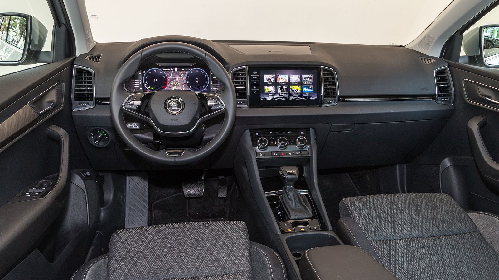 Kia Sportage VS Skoda Karoq. Ποιο ξεχωρίζει σε εξοπλισμό ασφάλειας και άνεσης.